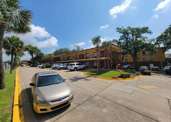 Twin Star Lodge