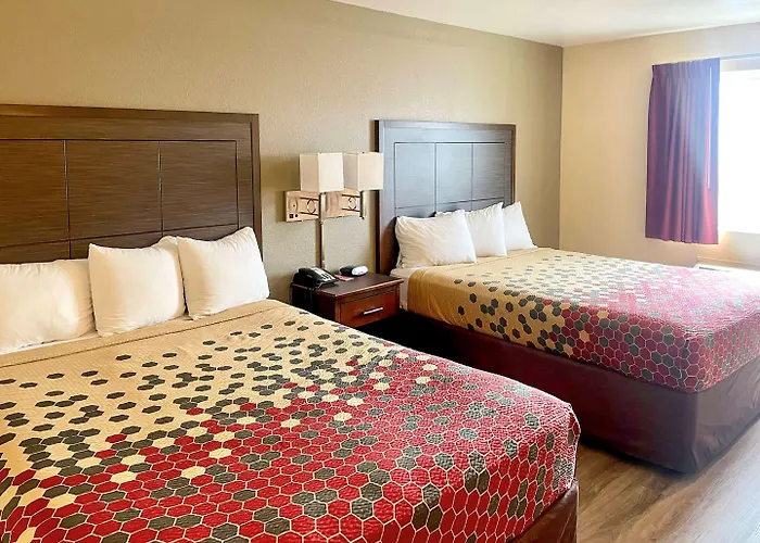 Econo Lodge Inn & Suites Corning Travel Center