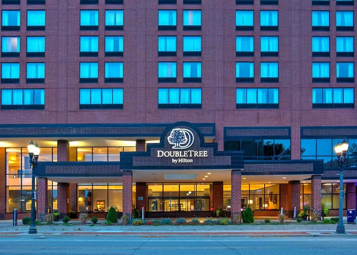 Doubletree By Hilton Lansing