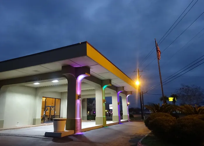 Days Inn By Wyndham Victoria Tx East