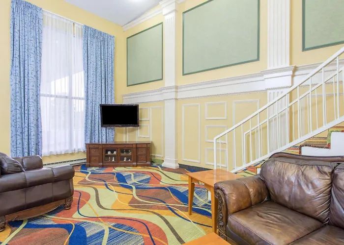 Days Inn By Wyndham Roanoke Hollins Near I-81