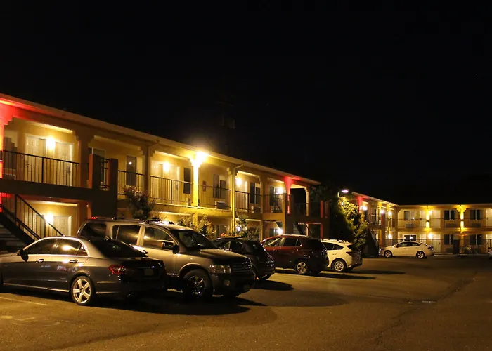 Econo Lodge Inn&Suites Lodi - Wine Country Area