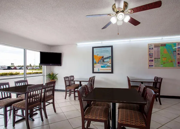 Howard Johnson By Wyndham Vero Beach/I-95