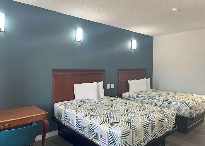 Motel 6 Cleveland, Ms - Delta State University