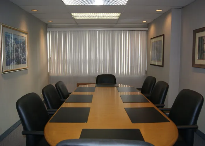 Quality Inn & Suites Pe Trudeau Airport