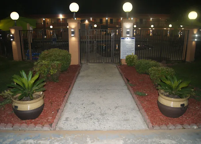 Days Inn By Wyndham Durham/Near Duke University