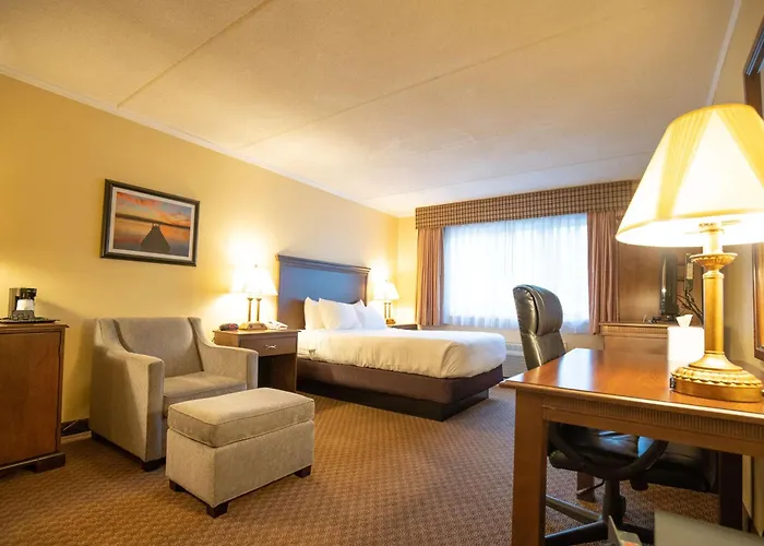 Skyline Hotel Lake George