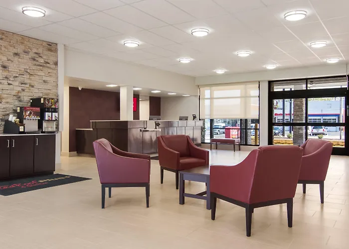 Red Roof Inn Plus & Suites Erie