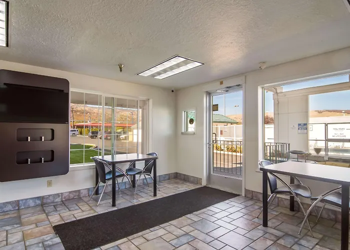 Motel 6-The Dalles, Or