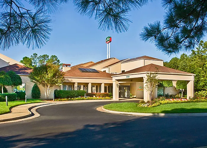 Country Inn & Suites By Radisson, Hampton Coliseum