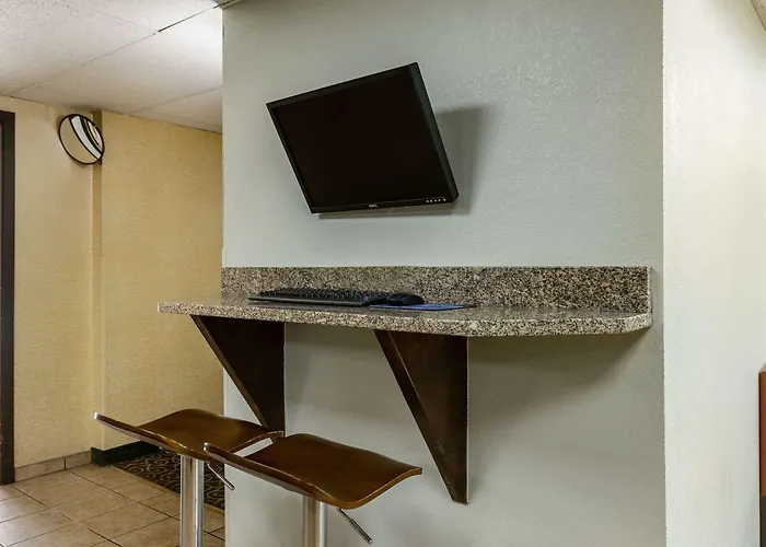 Rodeway Inn & Suites Grand Rapids Southeast