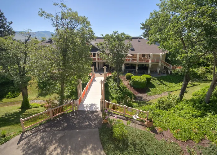 Ashland Hills Hotel & Suites