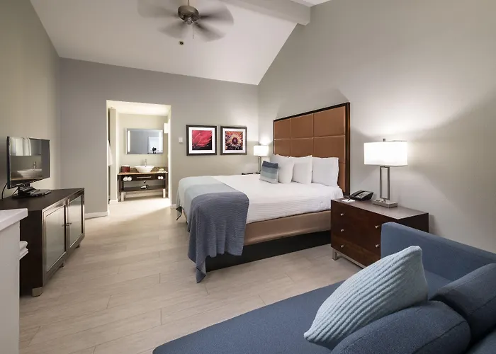 Mariposa Inn&Suites