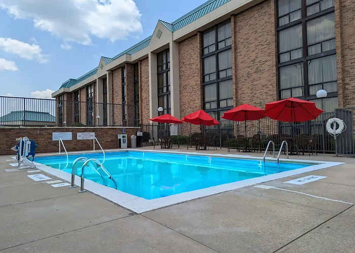 Drury Inn & Suites Kansas City Stadium- Kansas City