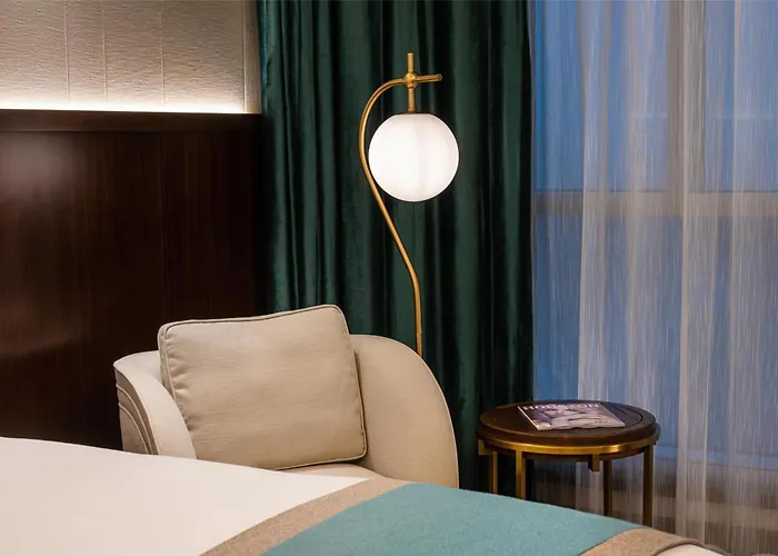 Blossom Hotel Houston, Curio Collection By Hilton