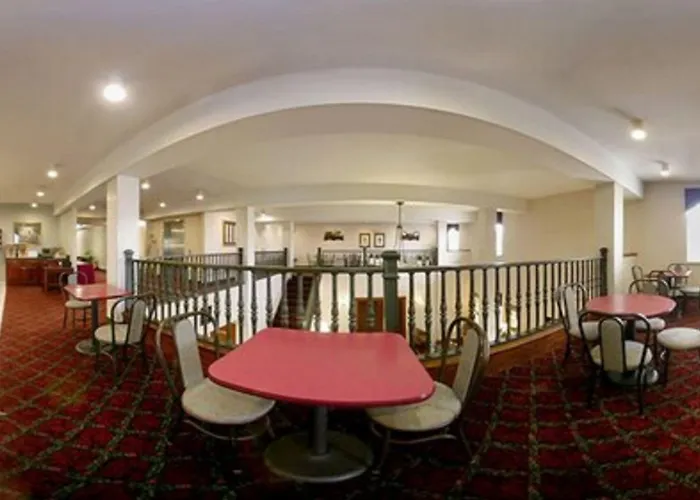 Days Inn & Suites By Wyndham Hickory