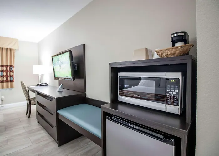 Super 8 By Wyndham Owensboro Hotel