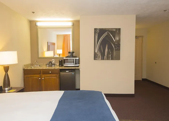 Ivy Court Inn And Suites