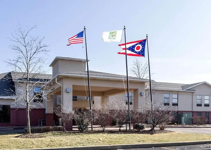 Quality Inn & Suites Oakwood Village - Cleveland South