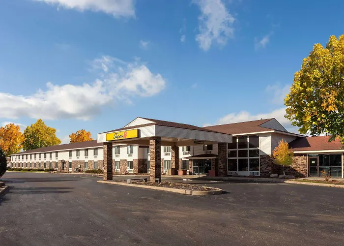 Super 8 By Wyndham Wausau