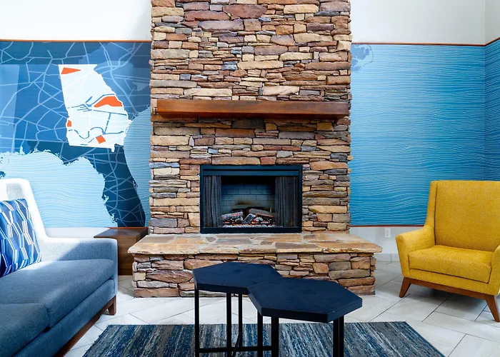 Holiday Inn Express & Suites Hiawassee By Ihg