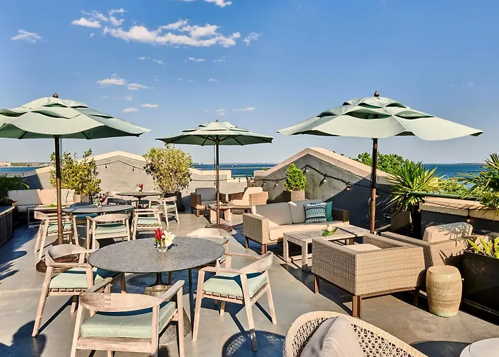 Harbourview Inn