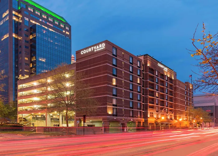 Courtyard By Marriott Louisville Downtown
