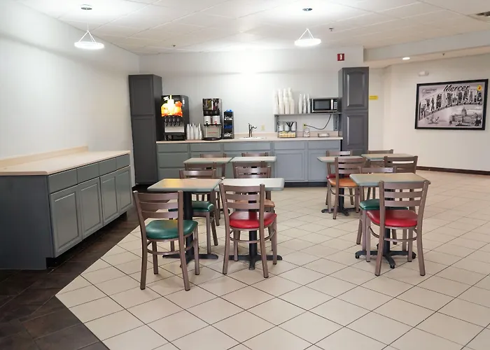 Super 8 By Wyndham Grove City