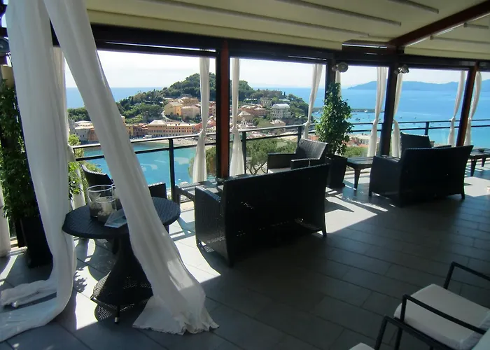 Hotel Vis A Vis