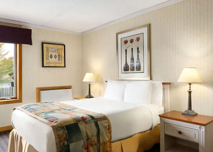 Travelodge By Wyndham Owen Sound On
