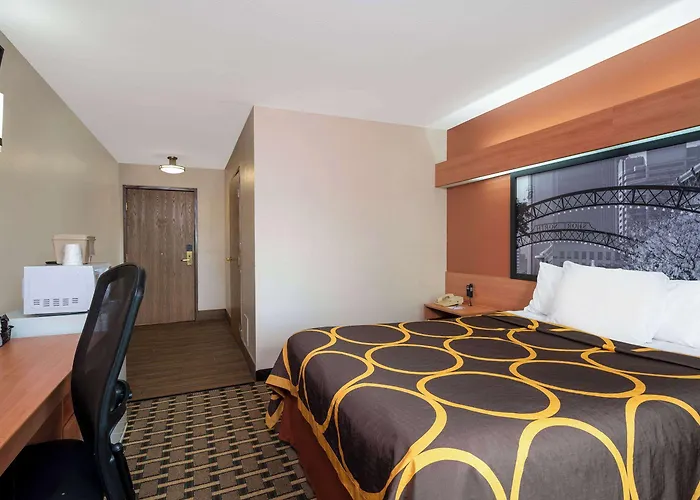 Super 8 By Wyndham Columbus West