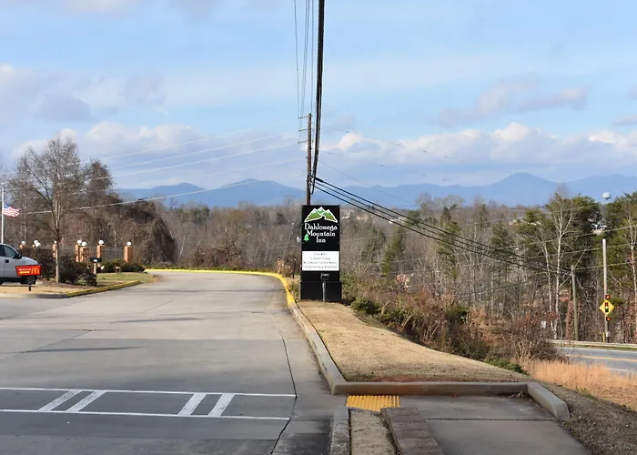 Dahlonega Mountain Inn