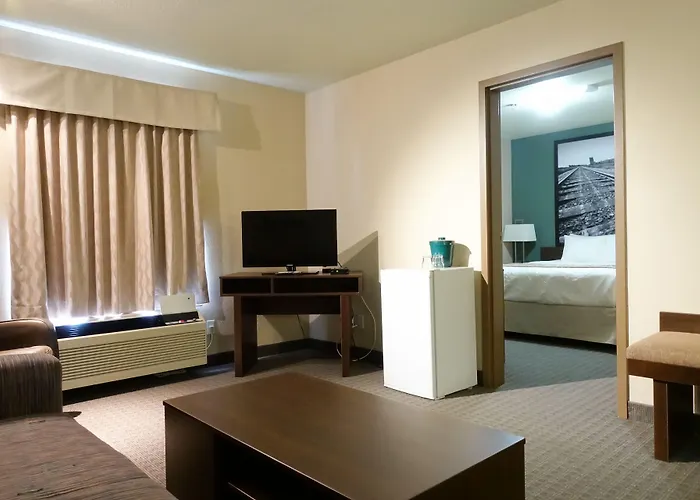Super 8 By Wyndham Dauphin