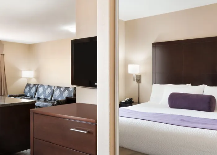 Days Inn By Wyndham Medicine Hat