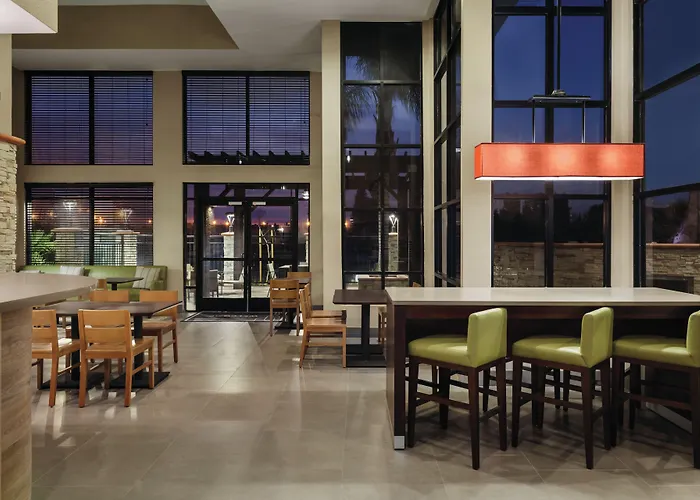 Country Inn & Suites By Radisson, Bakersfield, Ca