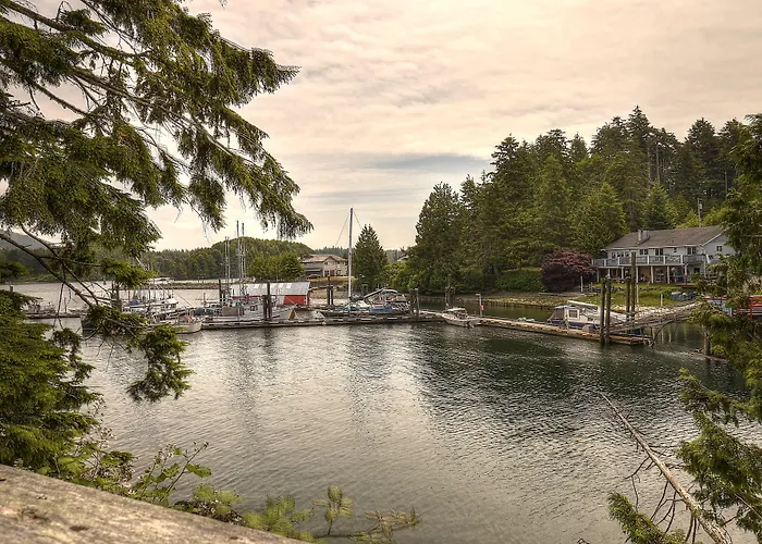 Waters Edge Shoreside Suites