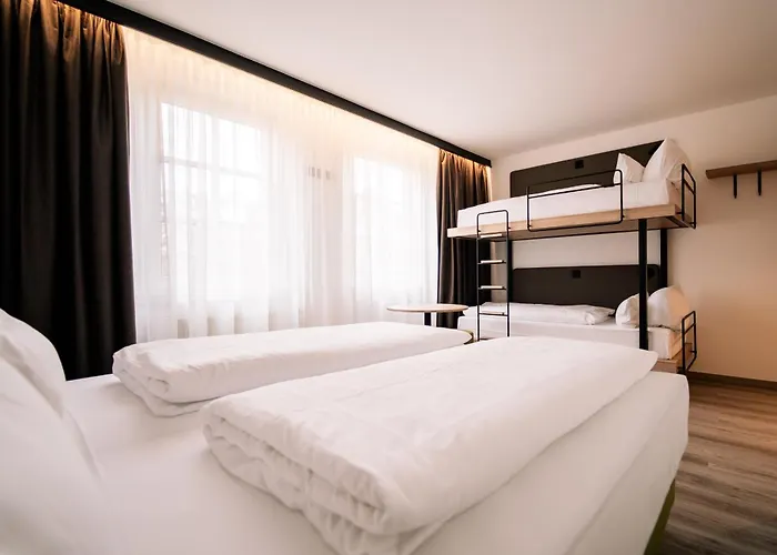 Court Hotel