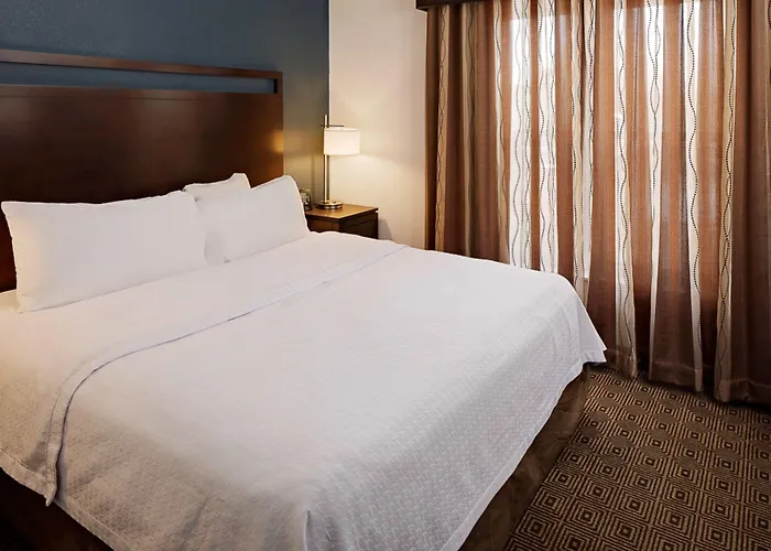 Homewood Suites By Hilton Manchester/Airport