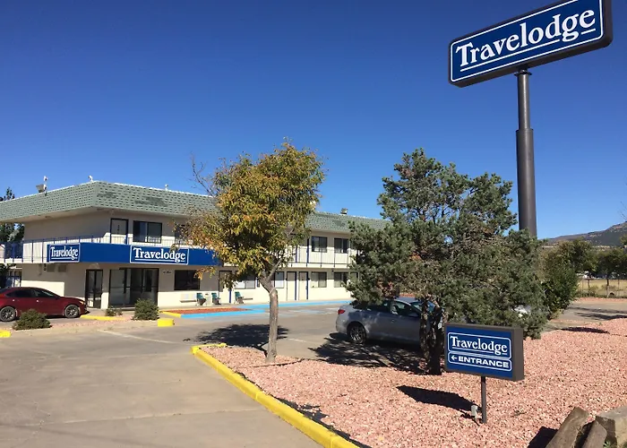 Travelodge By Wyndham Raton
