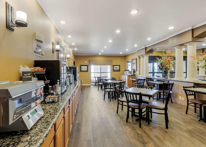 Best Western Plus Red River Inn