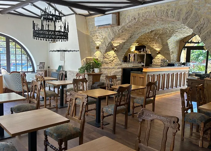 Hotel-Restaurant Le Manoir De Montesquiou