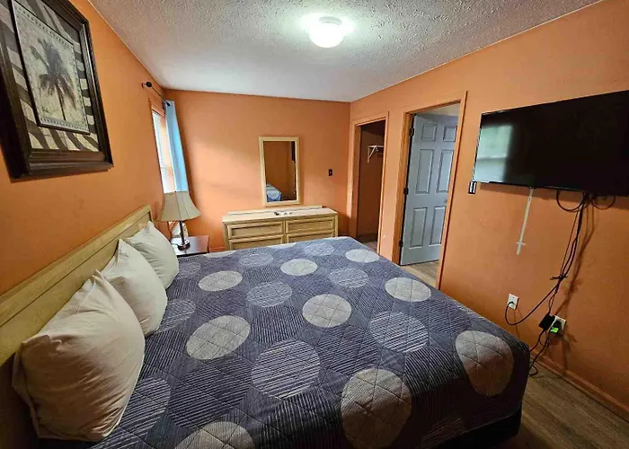 Travelers Inn And Suites