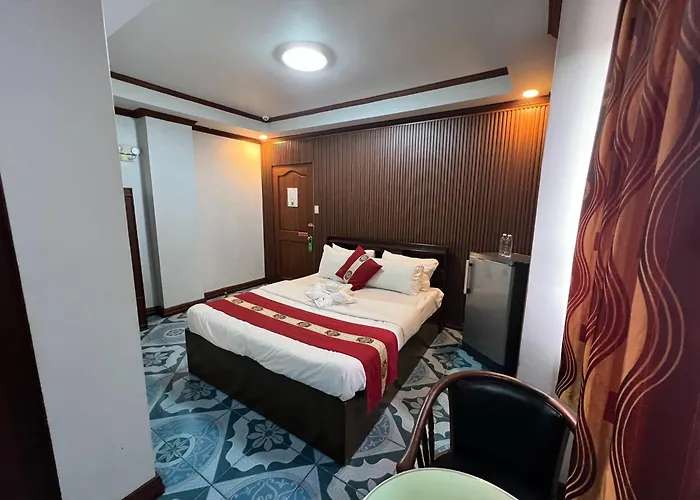 Rossa Hotel Clark Near Airport