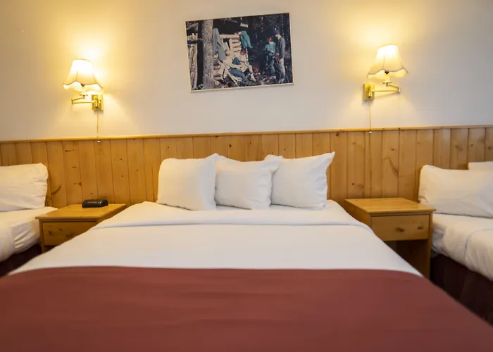Canadas Best Value Inn- Riverview Hotel