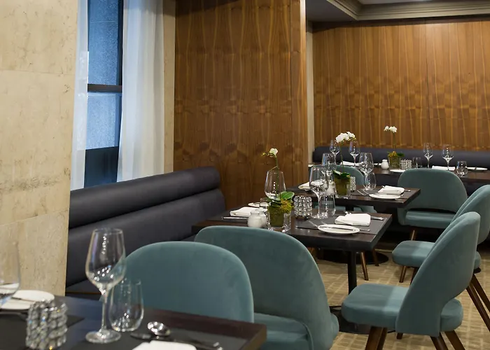 One King West Hotel And Residence