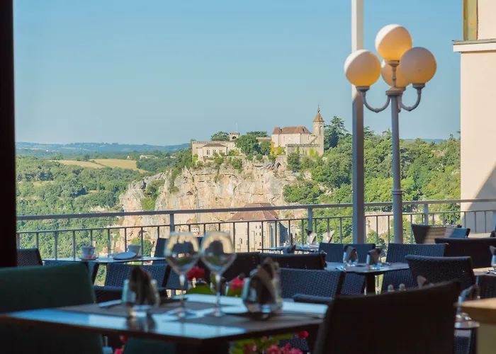 Logis Hotels - Le Belvedere - Hotel 2 Etoiles Et Restaurant