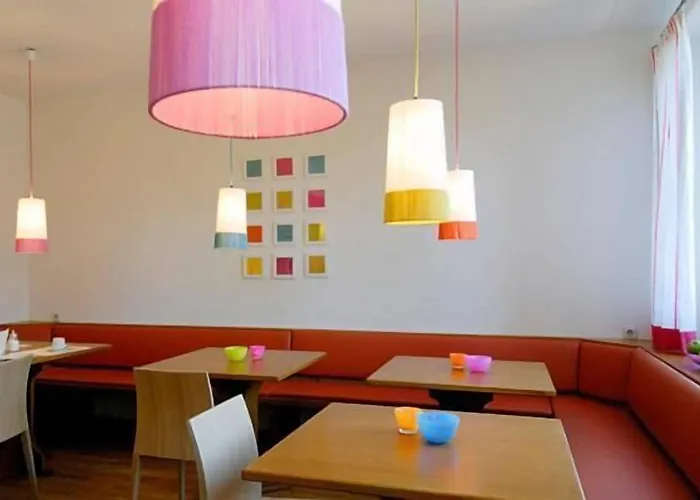 Business & Budget Hotel Tessin