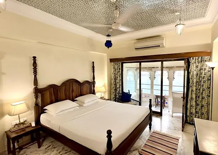 Lake Pichola Hotel