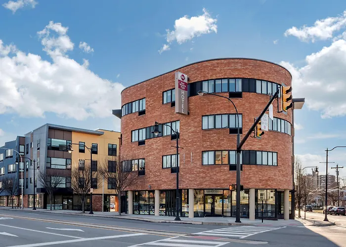 Best Western Plus Philadelphia Airport South - At Widener University
