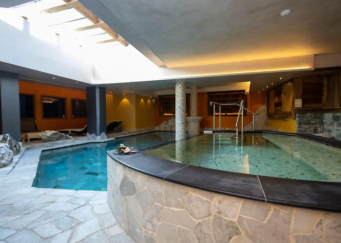 Hotel Bucaneve